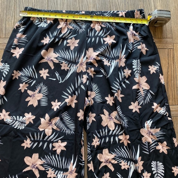 SHEIN Tropical Print Wide Leg Pants Plus Size - Picture 5 of 9
